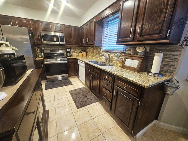 1575 S Main Street, N Franklin Twp, PA 15301