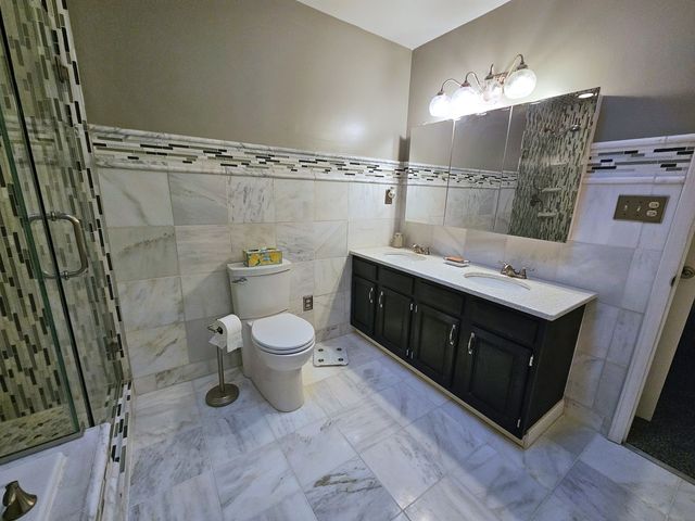1575 S Main Street, N Franklin Twp, PA 15301