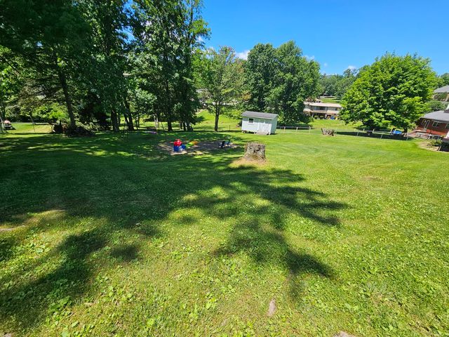 1575 S Main Street, N Franklin Twp, PA 15301