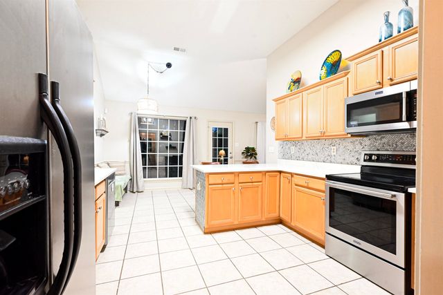 6437 INNISWOOD DR, Bartlett, TN 38135