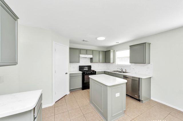 2610 Skyview Shadows Court, Houston, TX 77047