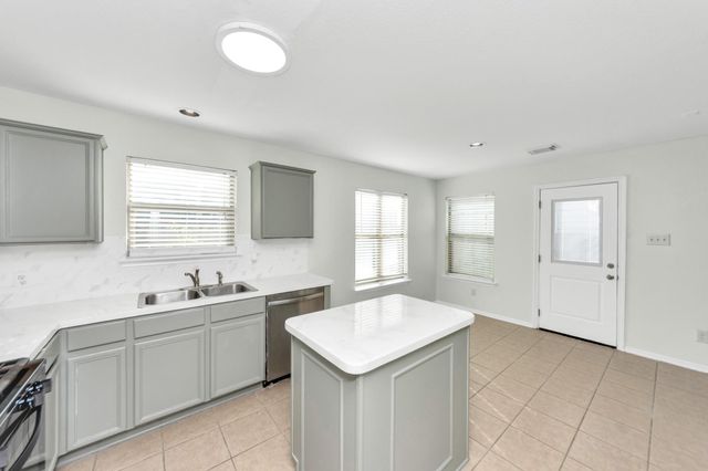 2610 Skyview Shadows Court, Houston, TX 77047