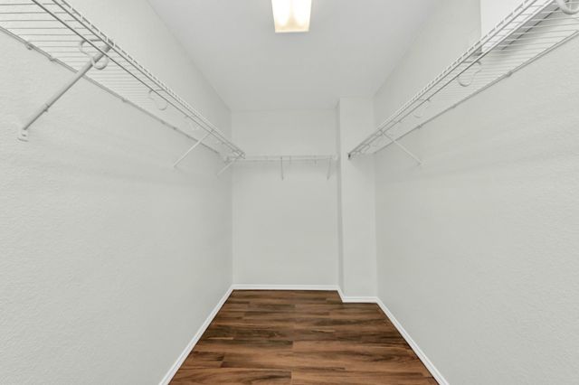 2610 Skyview Shadows Court, Houston, TX 77047