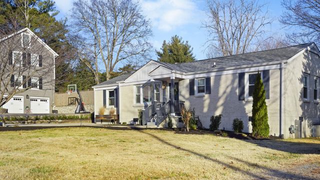 307 Avondale Dr, Franklin, TN 37064