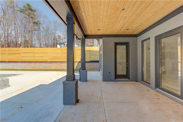 806 Riverside Road, Sugar Hill, GA 30518