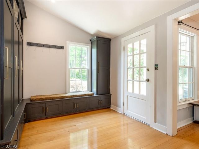 190 Passaic Ave, Roseland Boro, NJ 07068
