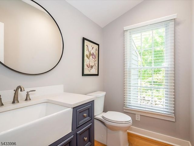190 Passaic Ave, Roseland Boro, NJ 07068