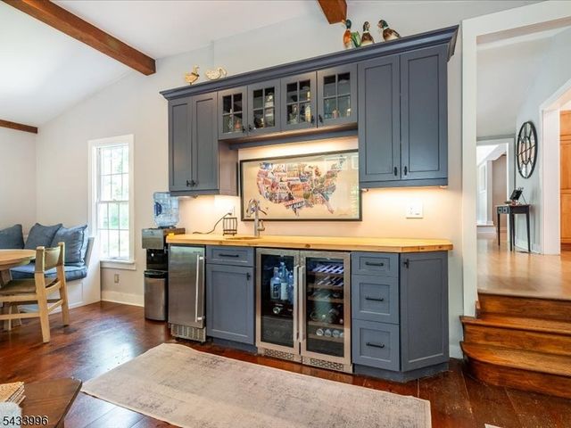 190 Passaic Ave, Roseland Boro, NJ 07068