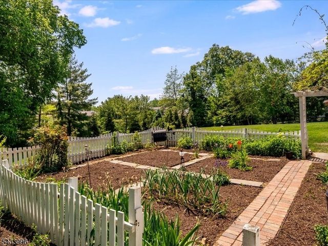 190 Passaic Ave, Roseland Boro, NJ 07068