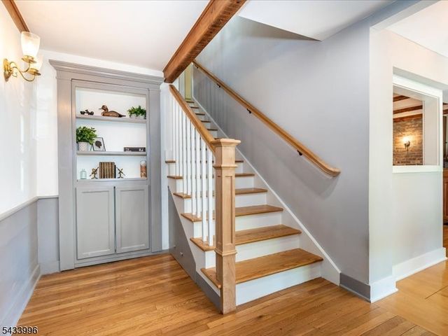 190 Passaic Ave, Roseland Boro, NJ 07068