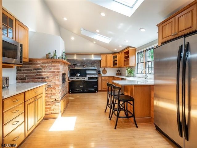 190 Passaic Ave, Roseland Boro, NJ 07068