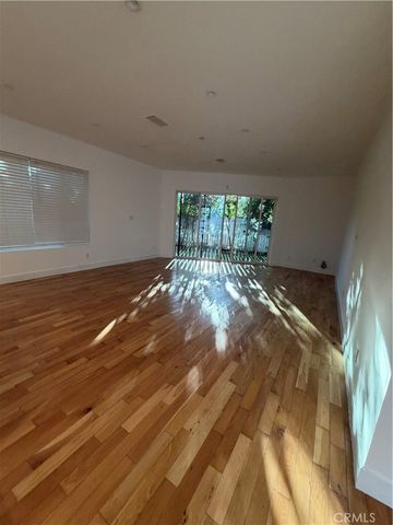 5501 Crebs, Tarzana, CA 91356