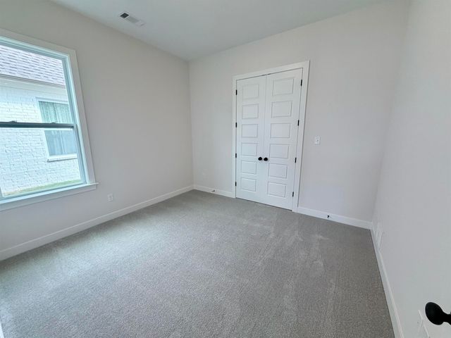 10283 LOUANNE DR, Collierville, TN 38017