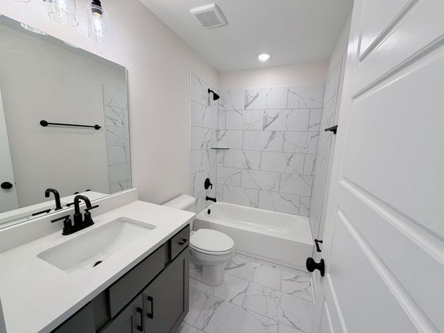 10283 LOUANNE DR, Collierville, TN 38017
