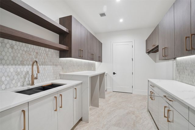 60 Cardona, Westlake, TX 76262