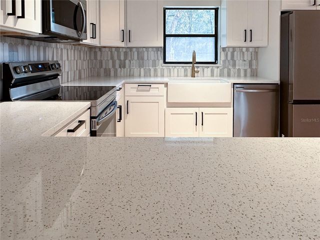 154 W LEWIS AVENUE, Apopka, FL 32712