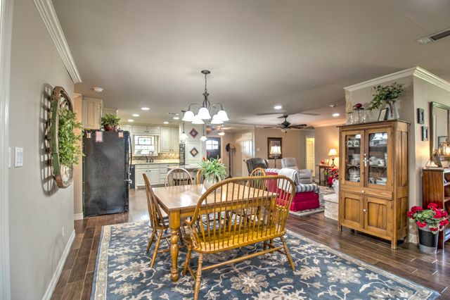 112 Sequoya Drive, Gainesville, TX 76240