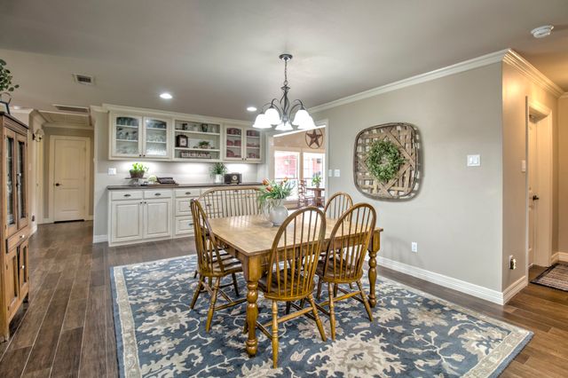 112 Sequoya Drive, Gainesville, TX 76240