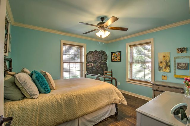 112 Sequoya Drive, Gainesville, TX 76240