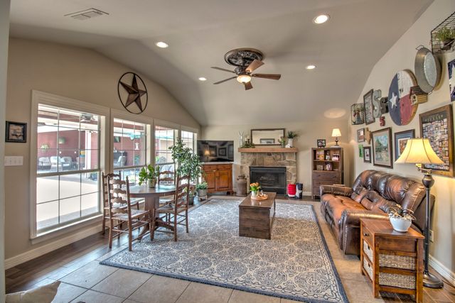 112 Sequoya Drive, Gainesville, TX 76240