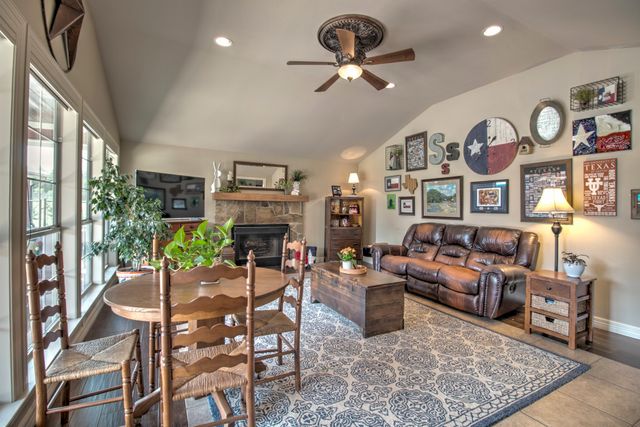 112 Sequoya Drive, Gainesville, TX 76240