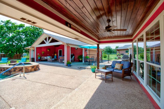 112 Sequoya Drive, Gainesville, TX 76240