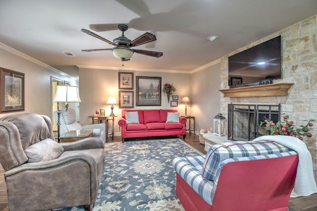 112 Sequoya Drive, Gainesville, TX 76240