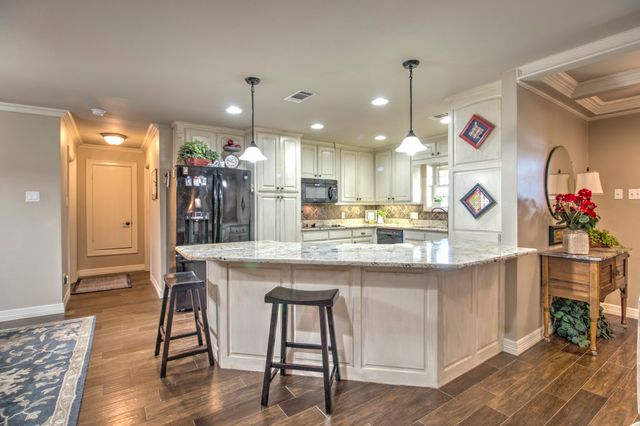 112 Sequoya Drive, Gainesville, TX 76240