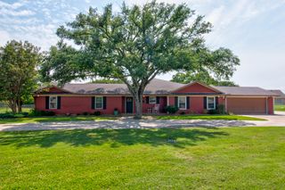 112 Sequoya Drive, Gainesville, TX 76240