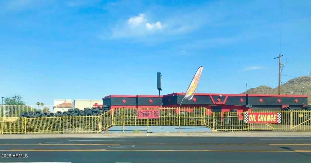 9432 N CAVE CREEK Road, Phoenix, AZ 85020 — exterior
