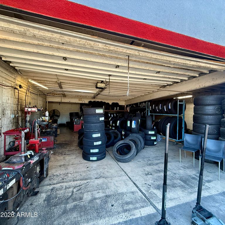 9432 N CAVE CREEK Road, Phoenix, AZ 85020 — photo 4