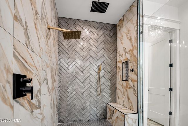 7403 W PORT AU PRINCE Lane, Peoria, AZ 85381