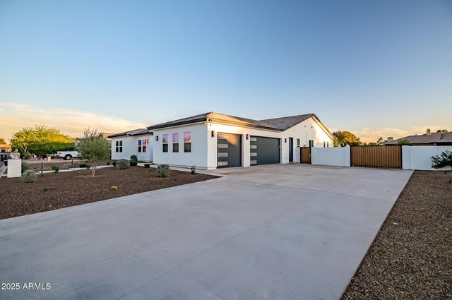 7403 W PORT AU PRINCE Lane, Peoria, AZ 85381