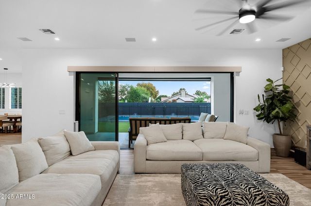 7403 W PORT AU PRINCE Lane, Peoria, AZ 85381