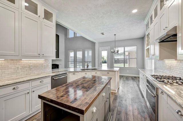 21623 Country Club Green Drive, Tomball, TX 77375