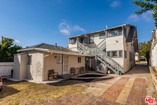 319 N Gertruda Avenue, Redondo Beach, CA 90277