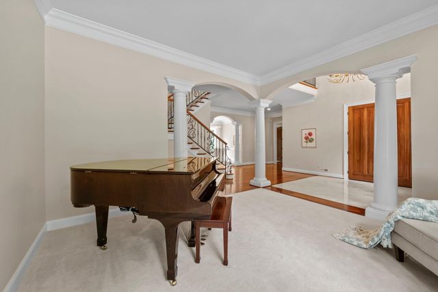 912 Matthews Brook Lane, Powell, OH 43065