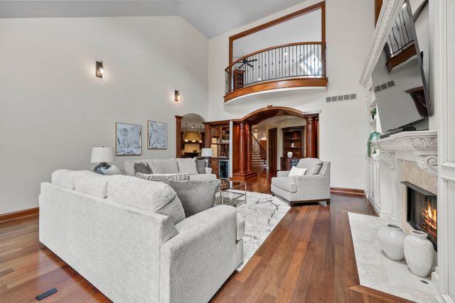 912 Matthews Brook Lane, Powell, OH 43065