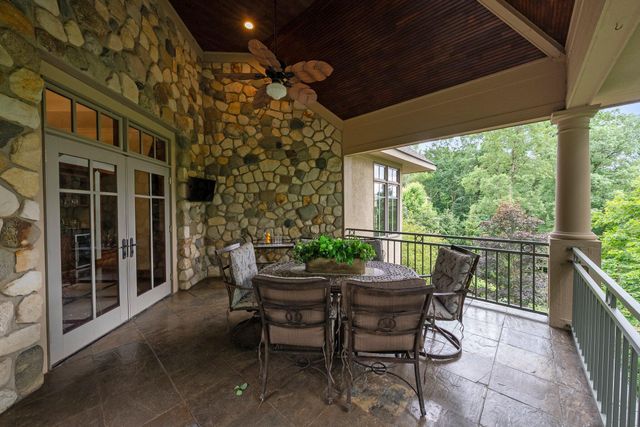 912 Matthews Brook Lane, Powell, OH 43065