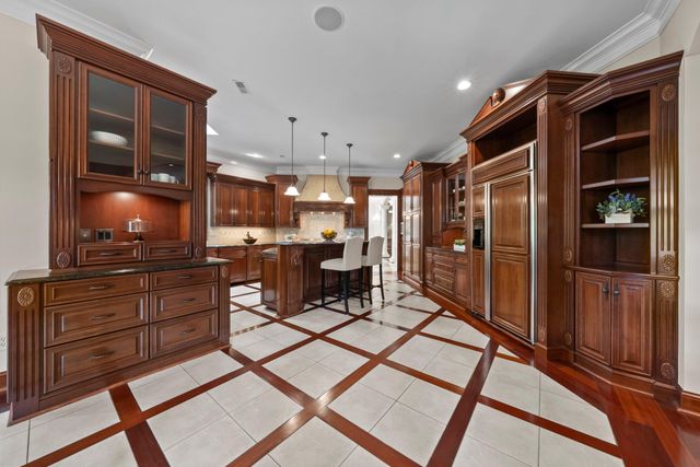 912 Matthews Brook Lane, Powell, OH 43065