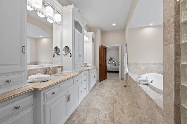 912 Matthews Brook Lane, Powell, OH 43065