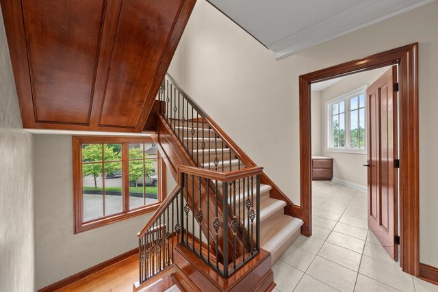 912 Matthews Brook Lane, Powell, OH 43065