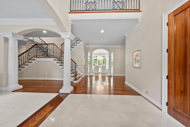 912 Matthews Brook Lane, Powell, OH 43065