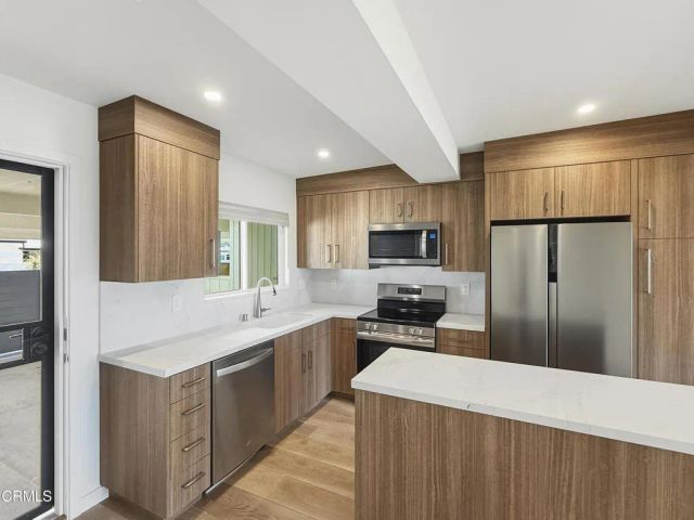 61 Redwood Avenue, Ventura, CA 93003