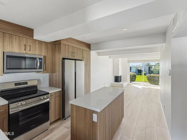 61 Redwood Avenue, Ventura, CA 93003