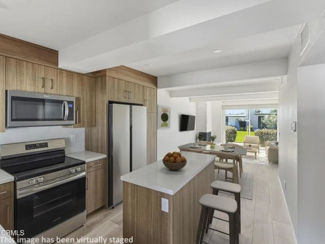 61 Redwood Avenue, Ventura, CA 93003