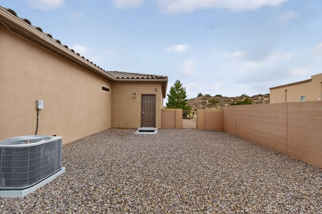1835 Truchas Peak Trail NE, Rio Rancho, NM 87144