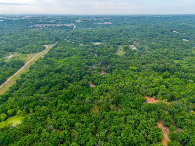 8635 Retta Mansfield Road, Mansfield, TX 76063