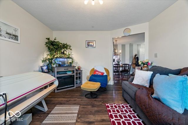 8720 Yardley Court 206, Indianapolis, IN 46268