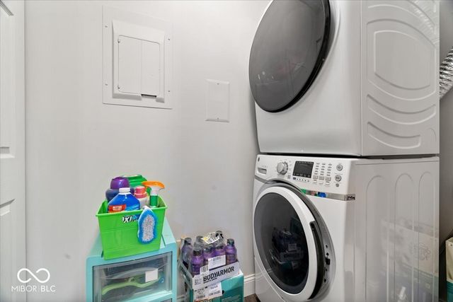 8720 Yardley Court 206, Indianapolis, IN 46268